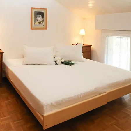 Marigny Andolla 23 By Interhome Lejlighed Crans-Montana